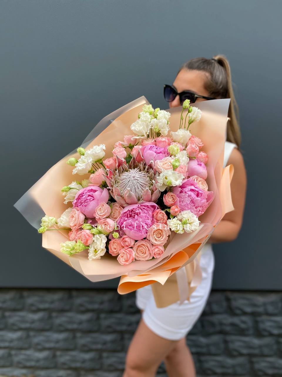 корпоративный сборный букет для нефтяного предприятия в Омске