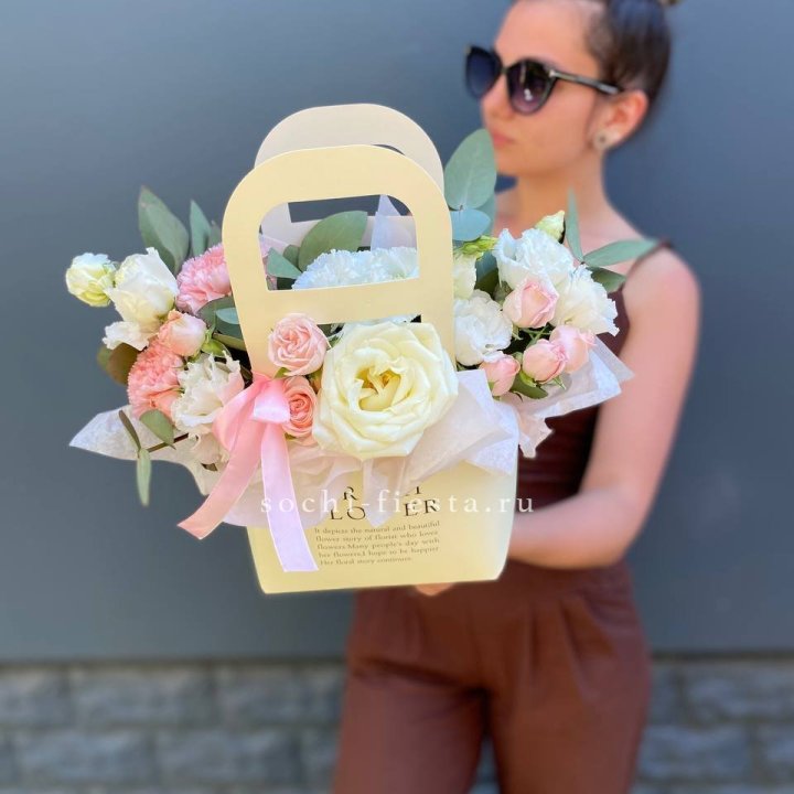 Цветочная сумочка "Рафаэль" в Омске