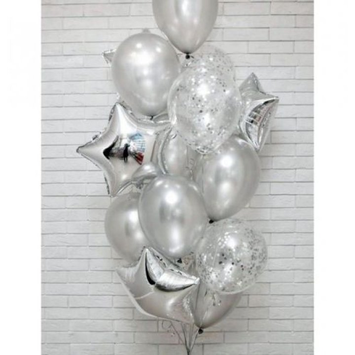 Фонтан шаров "Сильвер мун" в Омске