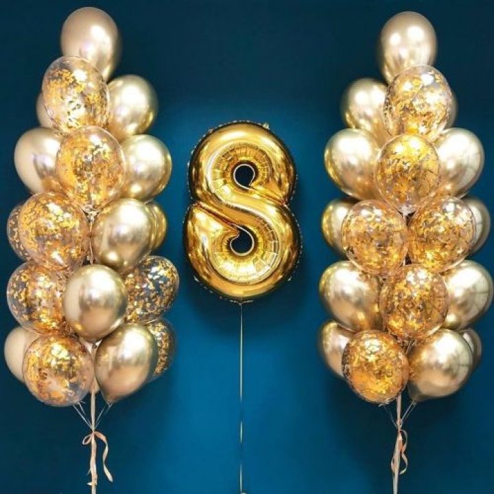 Цифра с фонтанами шаров  в Омске