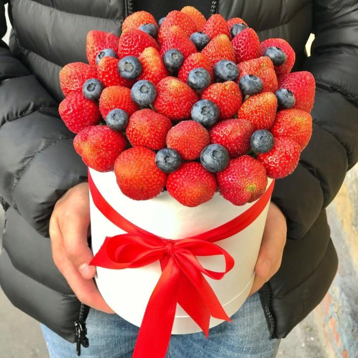 Клубничный бокс №3 в Омске