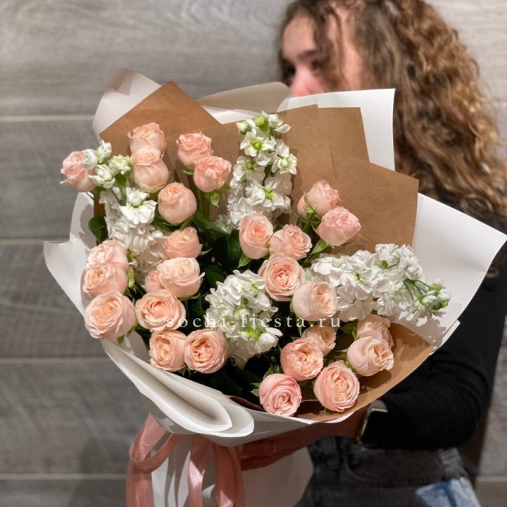 Букет бомбасти и маттиола в Омске