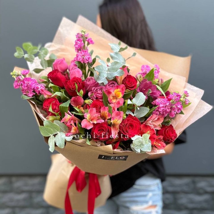 Дизайнерский букет №3 в Омске