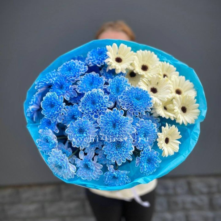 Букет хризантем и гербер в Омске