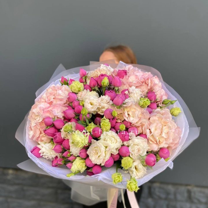  Букет  гортензий и Мисти в Омске