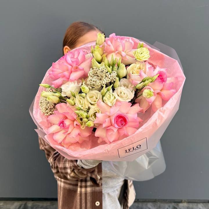 Букет "Розы с эустомой" в Омске