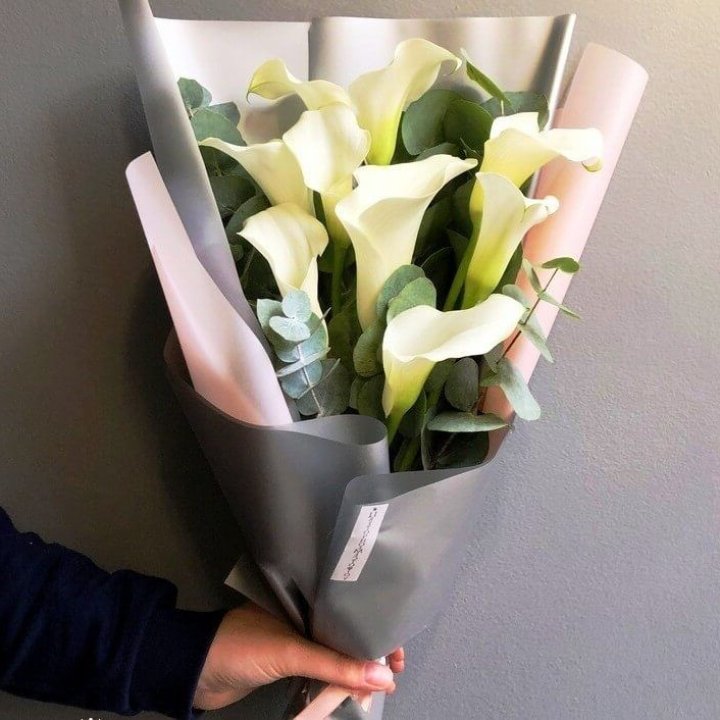 Каллы с эвкалиптом в Омске