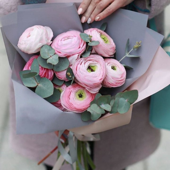 Ранункулюсы с эвкалиптом №1 в Омске