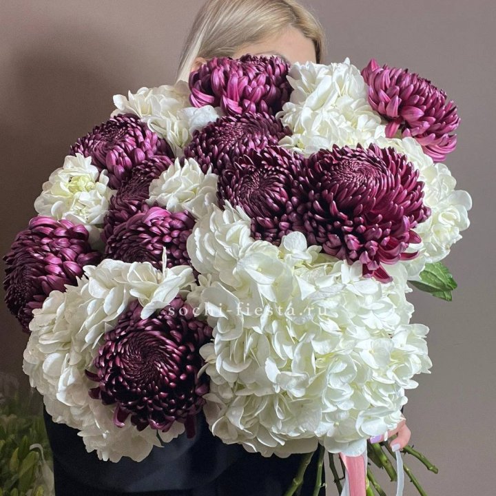 Охапка Бигуди и гортензий в Омске