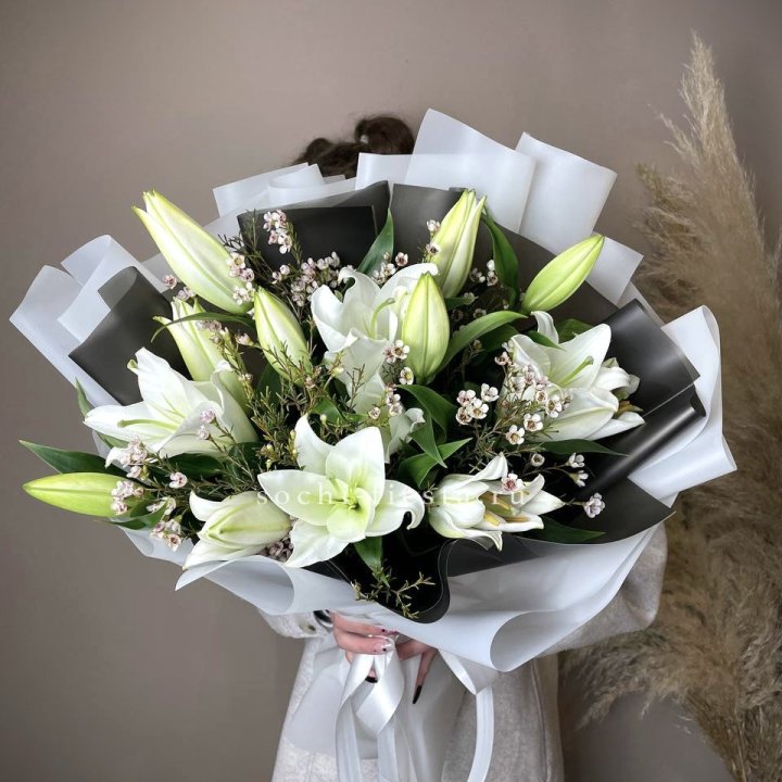 Букет лилий Снежная королева в Омске