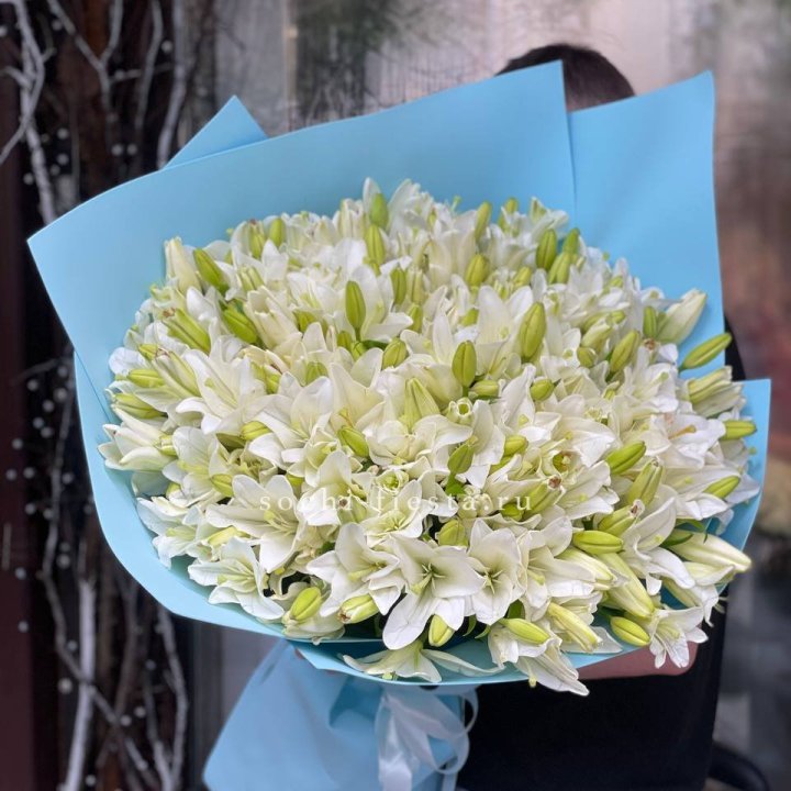 51 лилия в оформлении в Омске