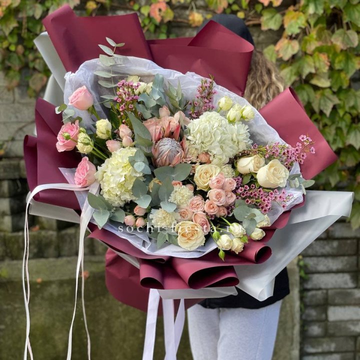 Авторский букет с протеей №1 в Омске