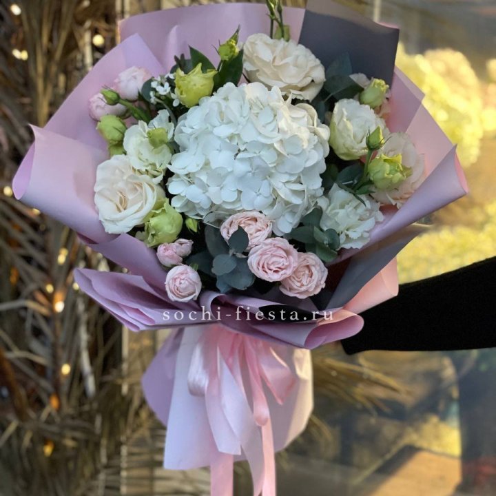 Букет с гортензией №3 в Омске