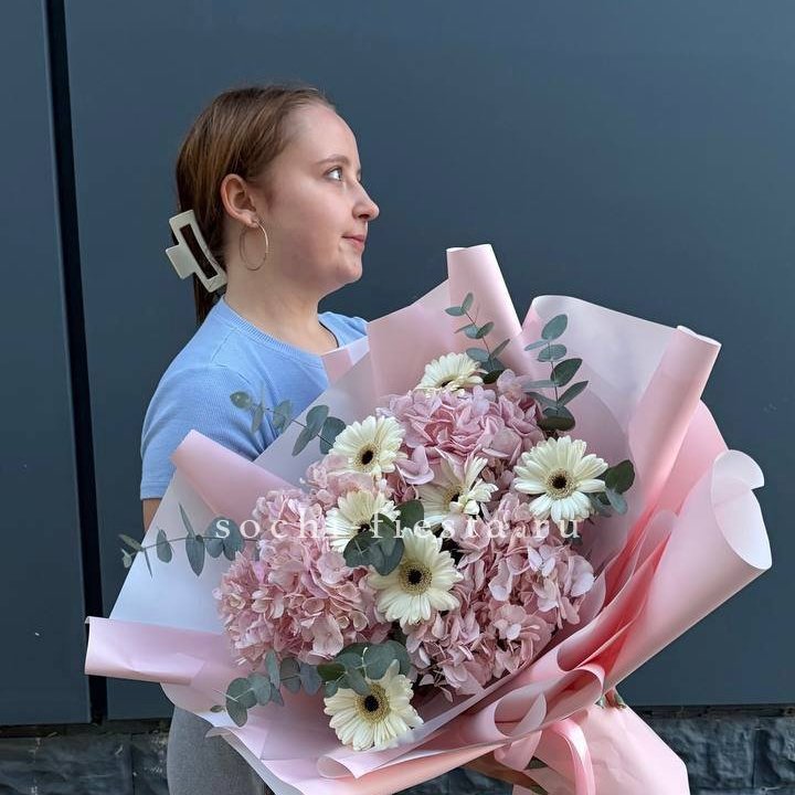 Букет "Знак любви" в Омске