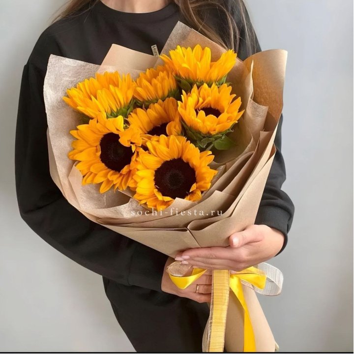 Букет из подсолнухов в Омске