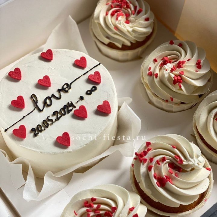 Капкейки и бенто-торт "Любимые" в Омске