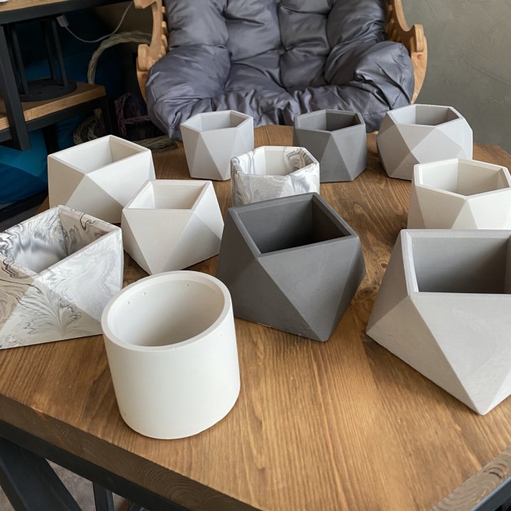 Дизайнерское кашпо в Омске