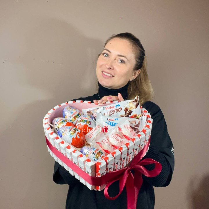 Подарочный набор сердце с Киндерами в Омске