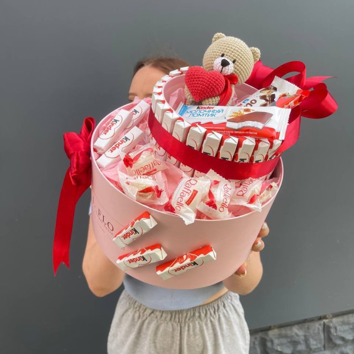 Бокс киндерами и раффаэлло 2 в Омске