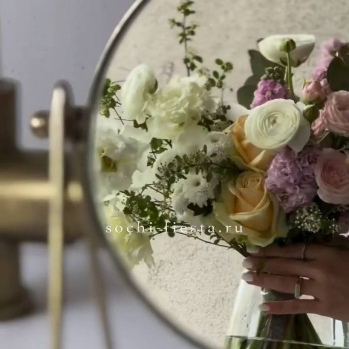 Цветочная подписка "Пакет средний" в Омске