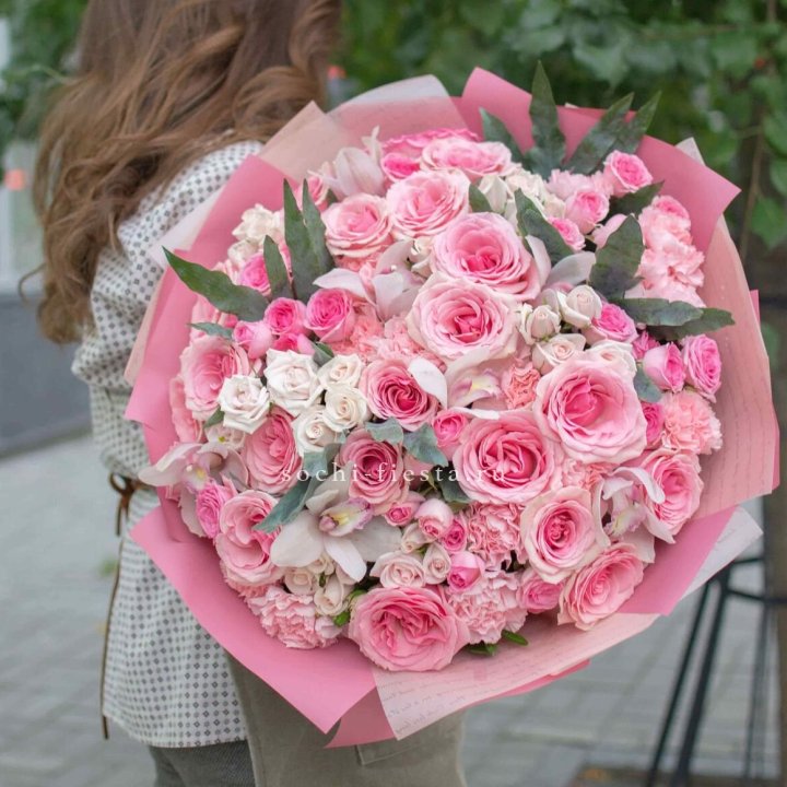 Дизайнерский букет "Барби" в Омске