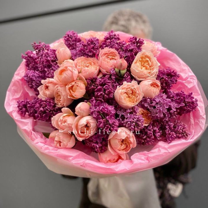  Дуо букет из кустовых роз и сирени в Омске