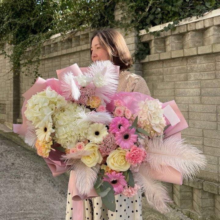 Дизайнерский букет "Валенсия" в Омске