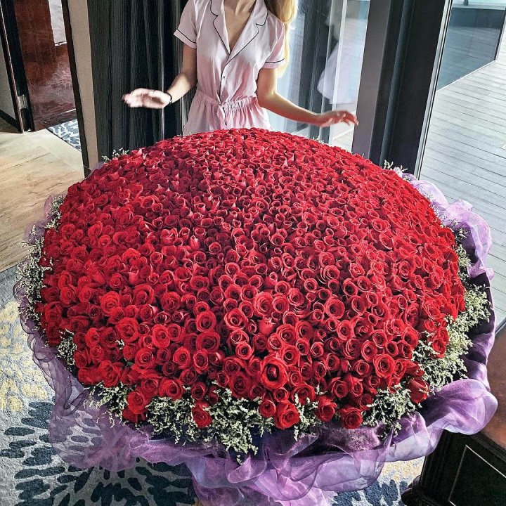 1001 роза в Омске