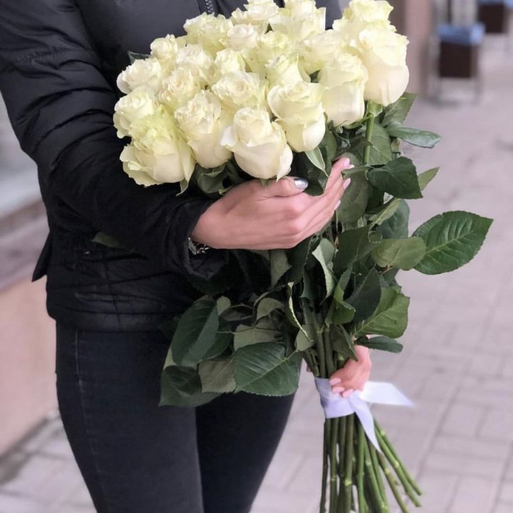 Голландские розы белые в Омске