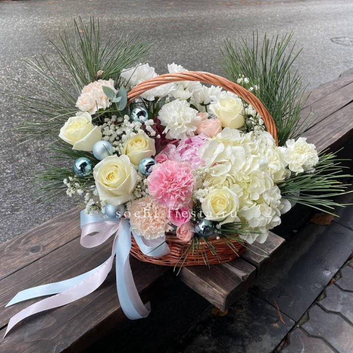 Новогодняя корзина  в Омске