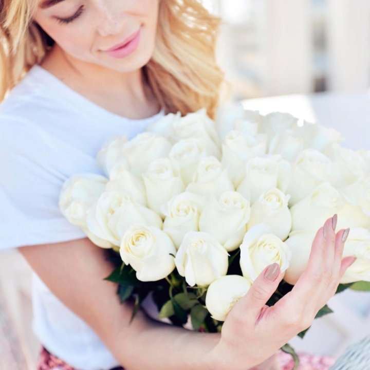 Букет высоких роз "Облака" в Омске