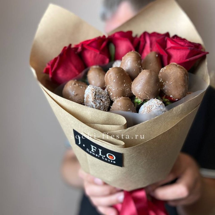 "Тандем с шоколадной клубникой" в Омске