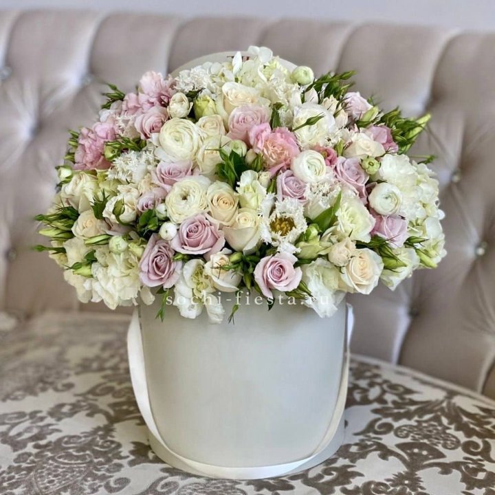 Цветочный бокс "Ловинг" в Омске