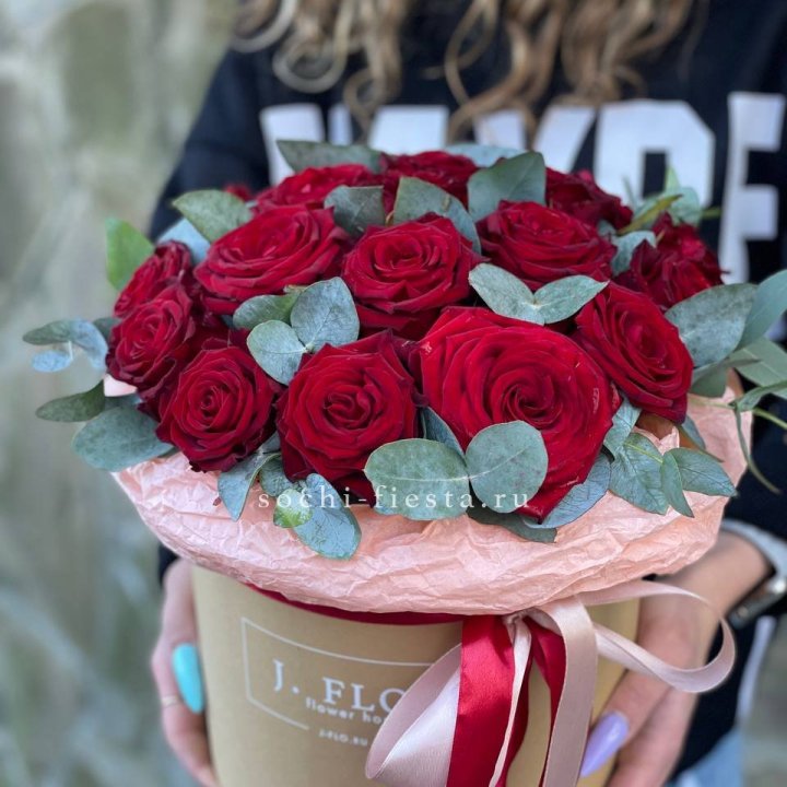 21 Красная роза в боксе №1 в Омске