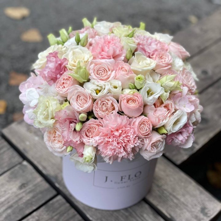 Цветочный бокс "Люксур" в Омске