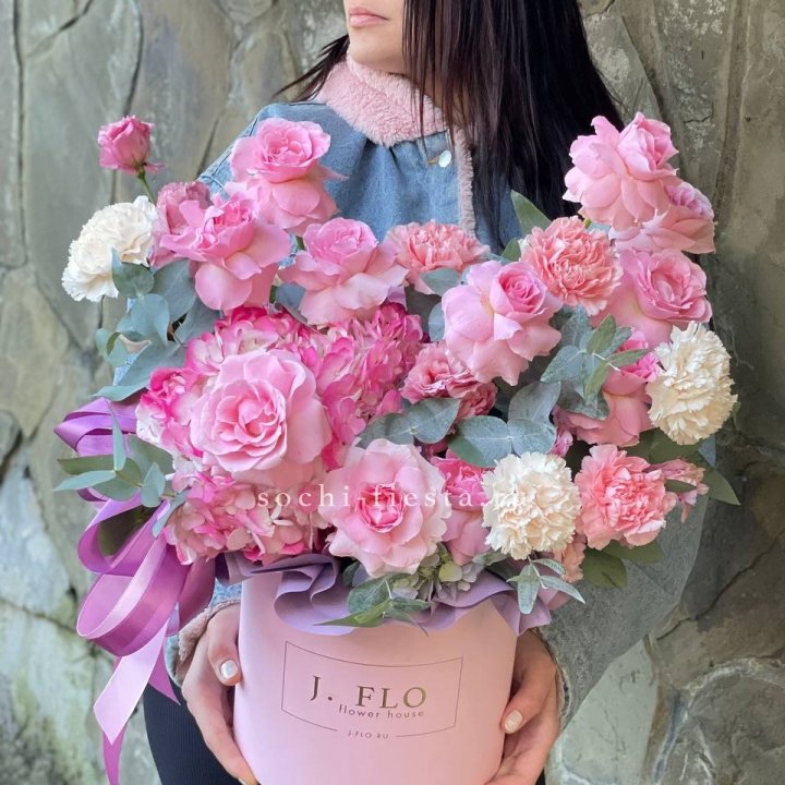 Цветочный бокс "Эсмиральда" в Омске