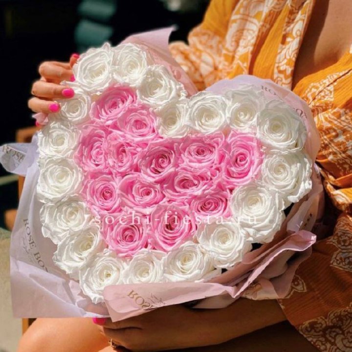 Бокс сердце с розами №2 в Омске