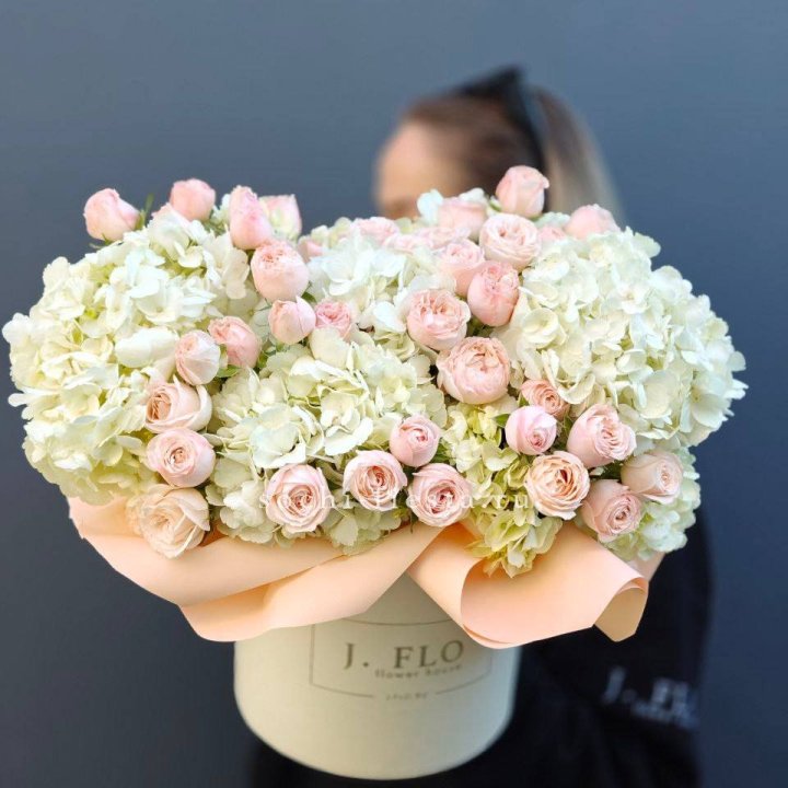 Дизайнерский бокс "Изабелла" в Омске