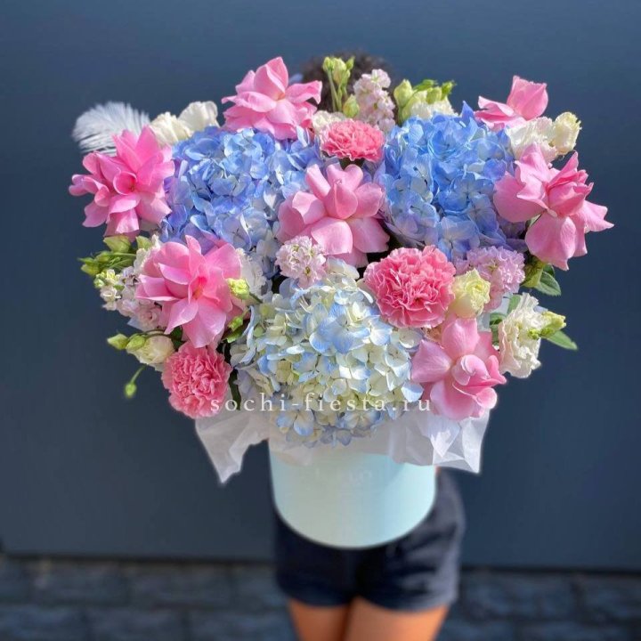 Коробка с цветами "Лемия" в Омске