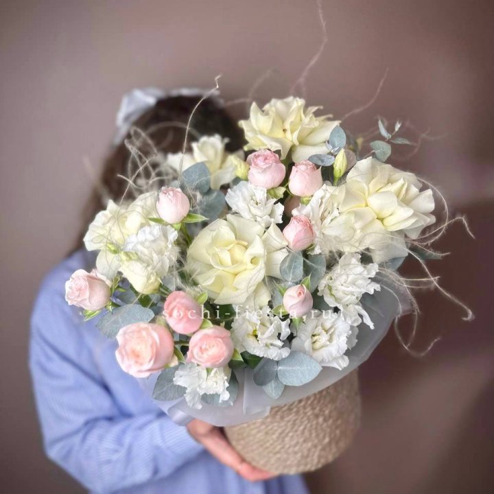 Авторский бокс "Милена" в джутовом кашпо в Омске