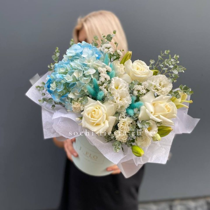 Цилиндр в голубых оттенках №1 в Омске