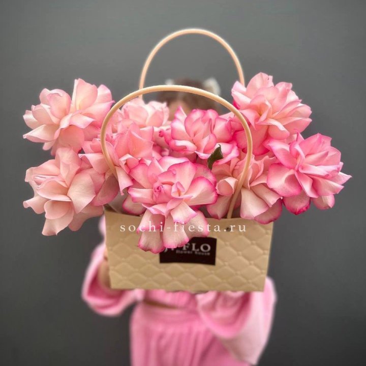 Сумочка розовых роз Венди в Омске