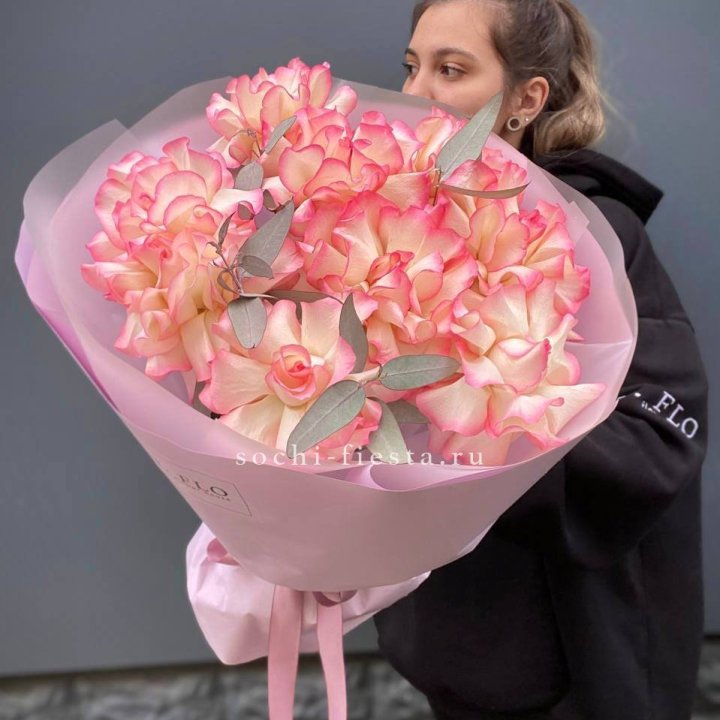 9 французских роз Джумилия в Омске