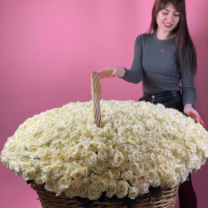 1001 белая роза в Омске