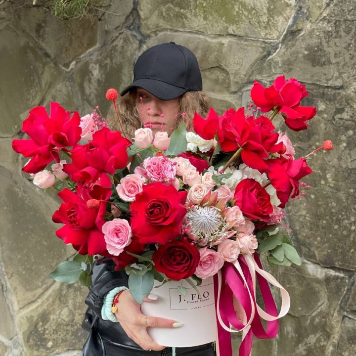 Яркий бокс "Для неё" в Омске