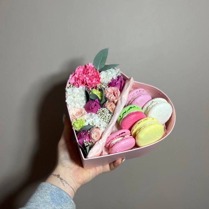 Дуо цветы и макаронсы в Омске