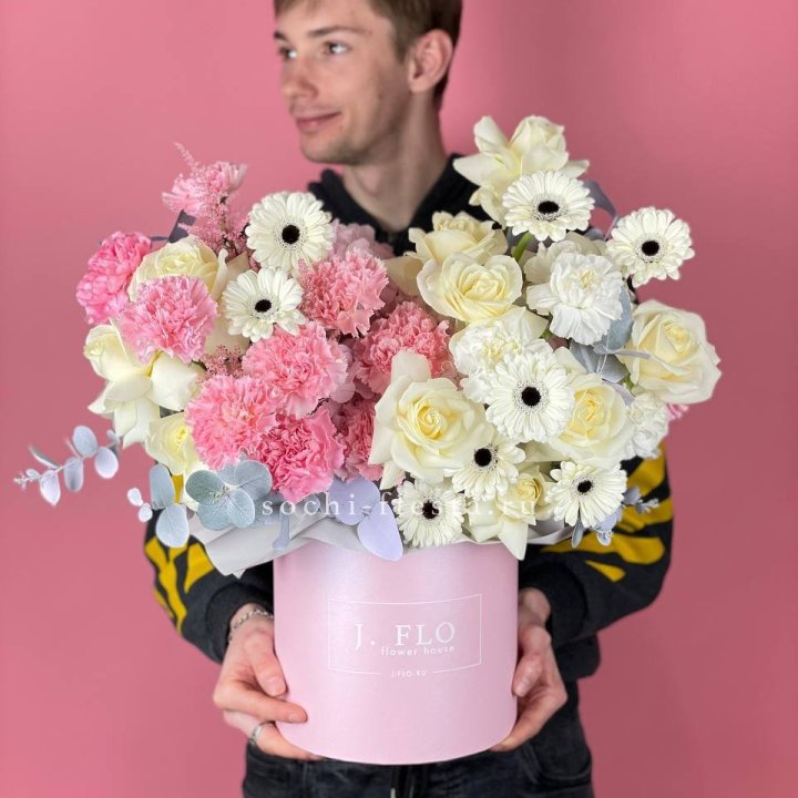 Дизайнерский бокс "Индира" в Омске