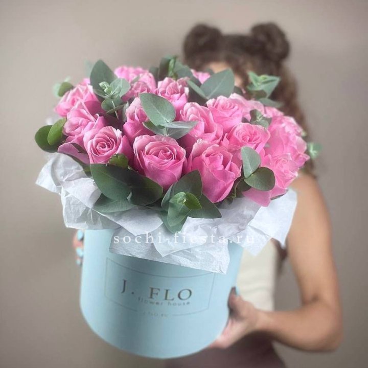 Бокс 27 роз в Омске