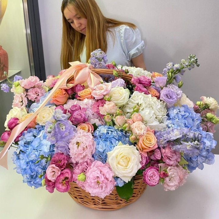 Авторская корзина "Экстра" в Омске