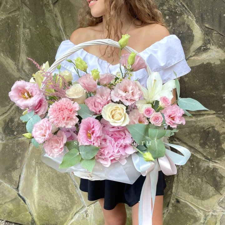 Авторская корзина "Миа" в Омске